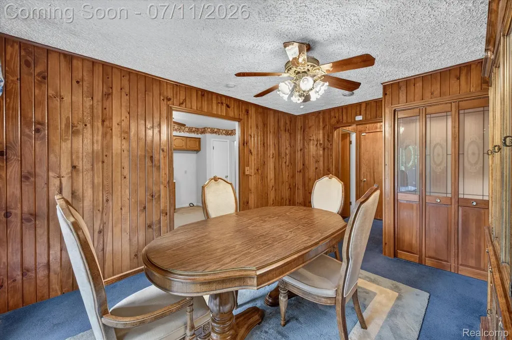 2721 Edgefield Drive Waterford Charter Township MI 48328