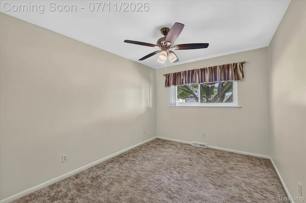 2721 Edgefield Drive Waterford Charter Township MI 48328