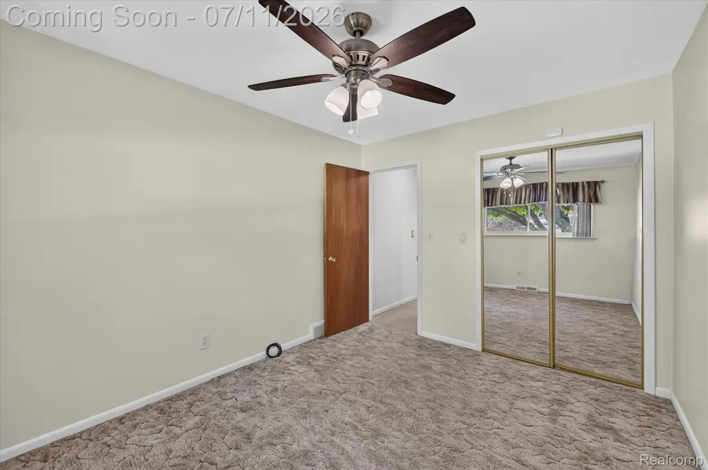 2721 Edgefield Drive Waterford Charter Township MI 48328