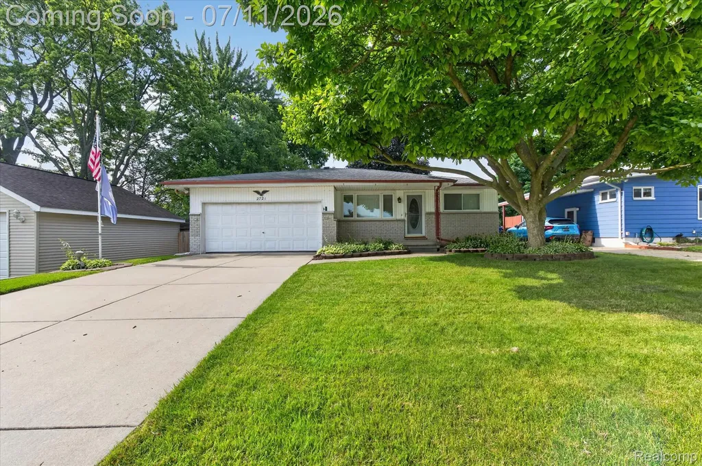2721 Edgefield Drive Waterford Charter Township MI 48328