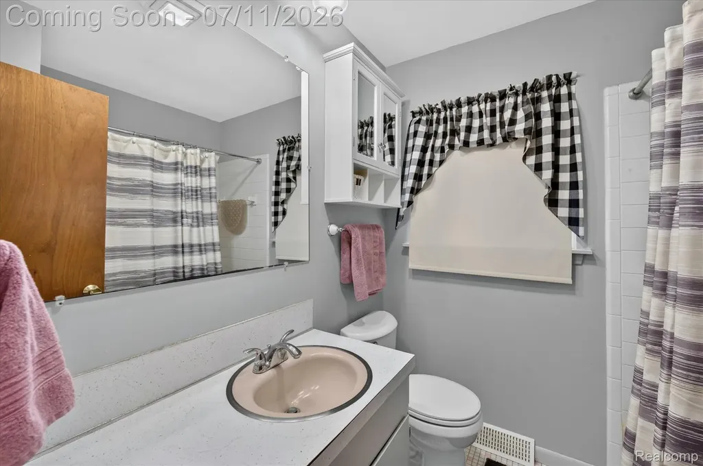 2721 Edgefield Drive Waterford Charter Township MI 48328
