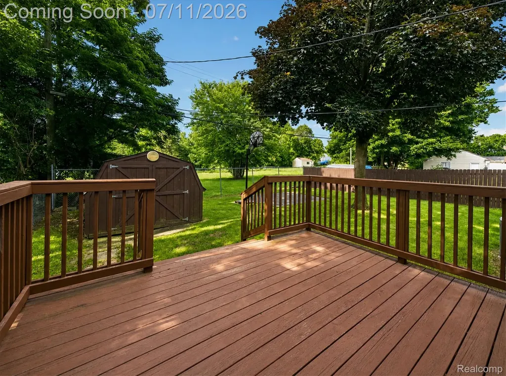 2721 Edgefield Drive Waterford Charter Township MI 48328