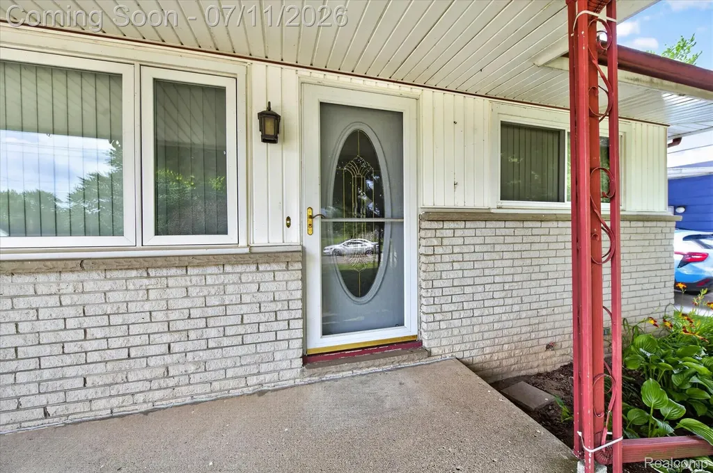 2721 Edgefield Drive Waterford Charter Township MI 48328