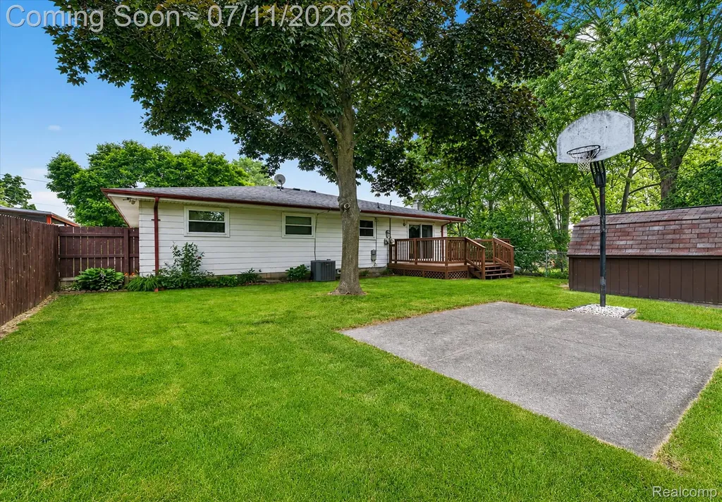 2721 Edgefield Drive Waterford Charter Township MI 48328