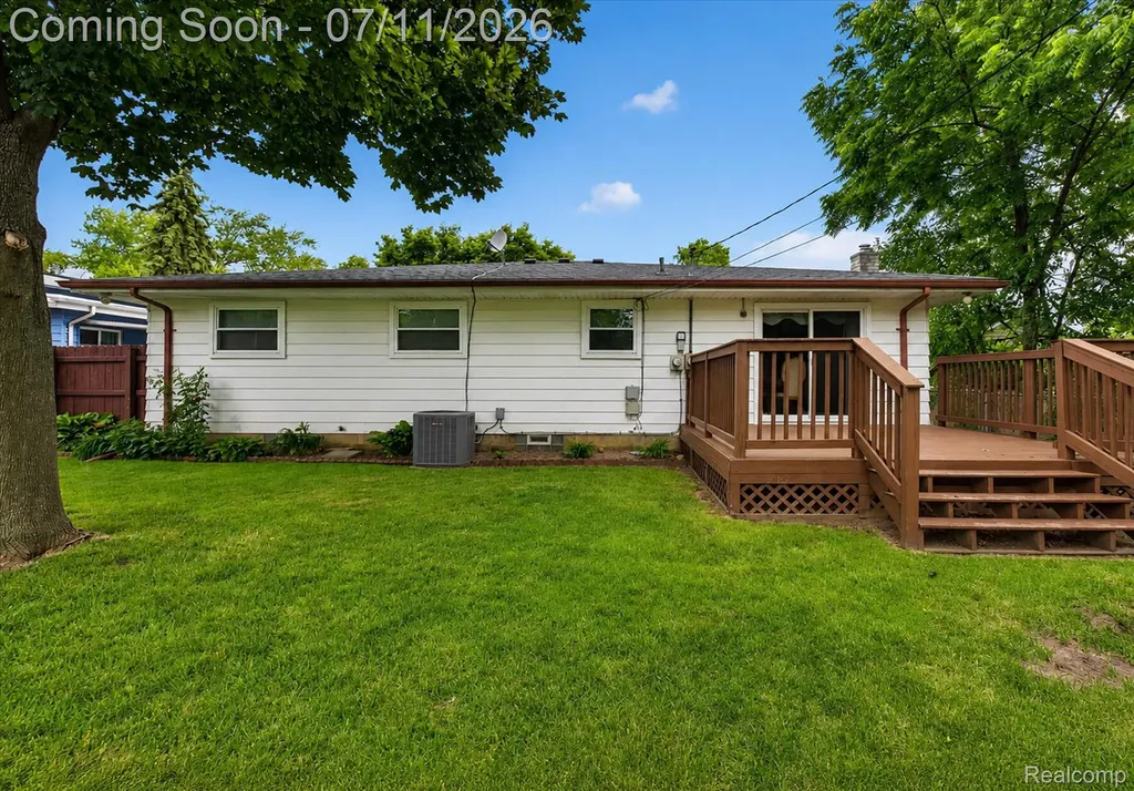 2721 Edgefield Drive Waterford Charter Township MI 48328