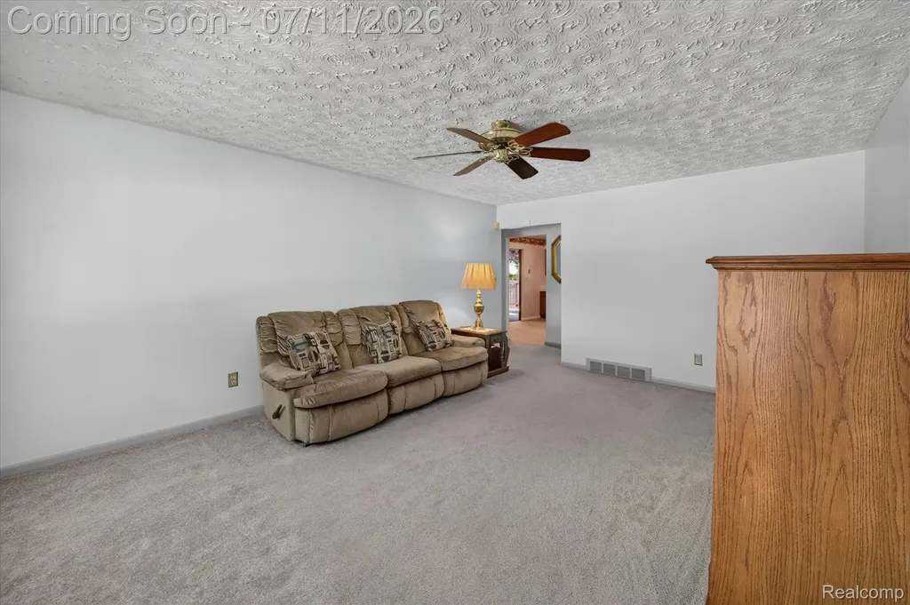 2721 Edgefield Drive Waterford Charter Township MI 48328