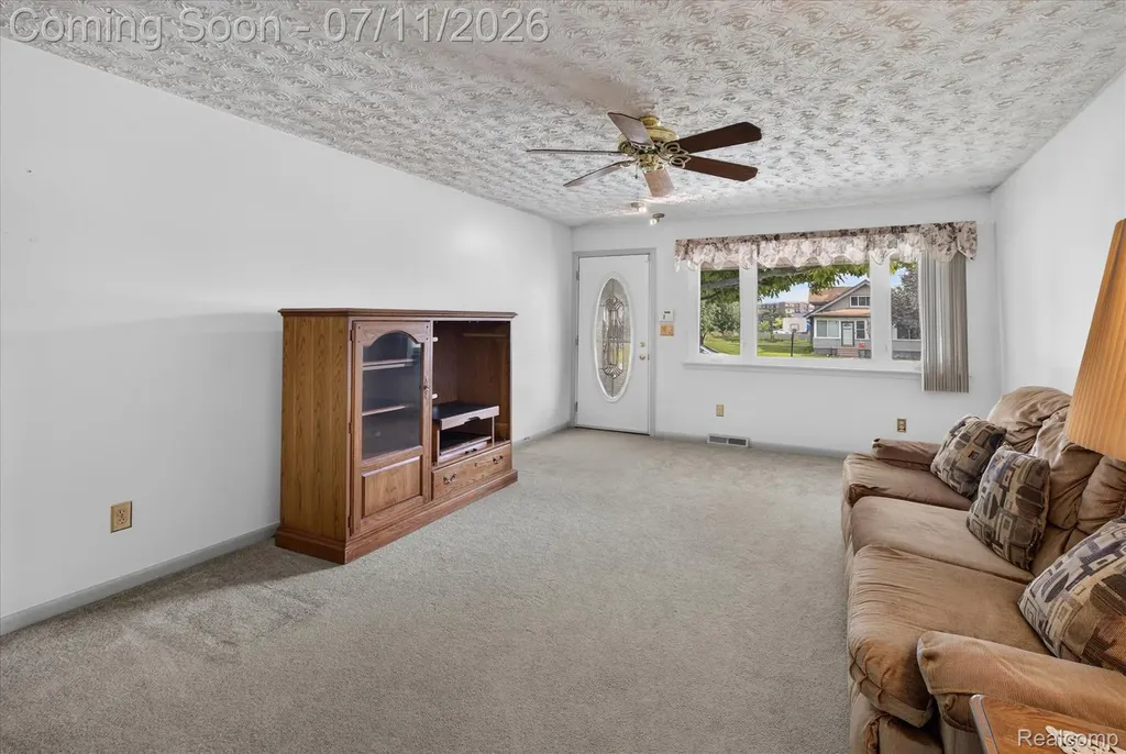 2721 Edgefield Drive Waterford Charter Township MI 48328