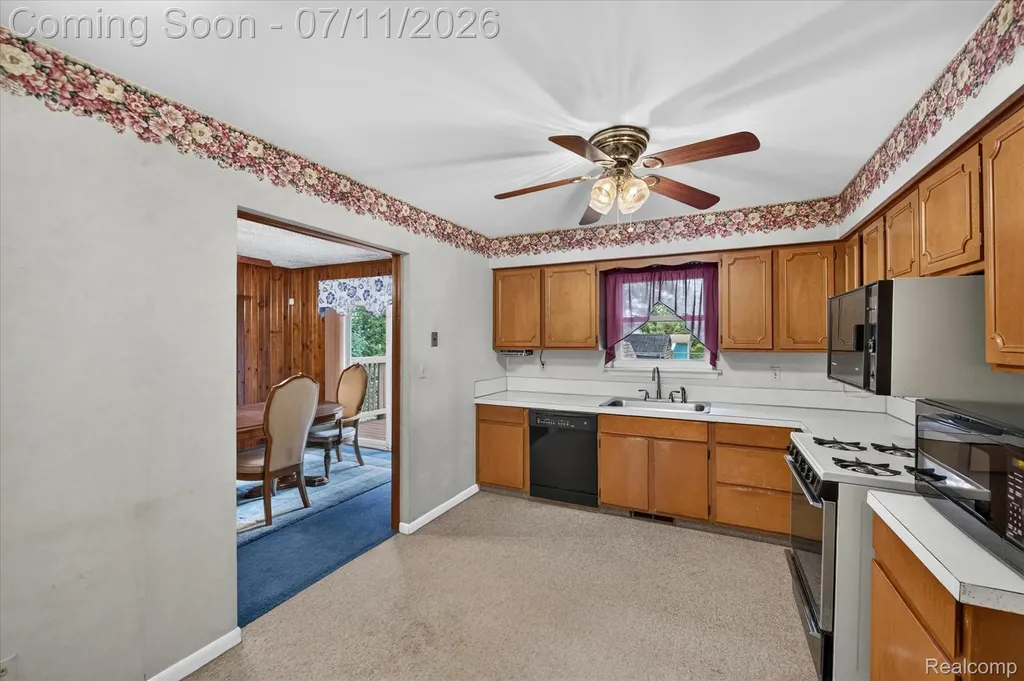 2721 Edgefield Drive Waterford Charter Township MI 48328