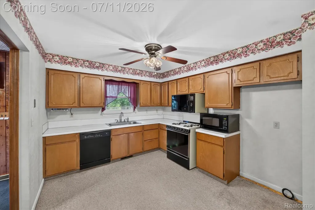 2721 Edgefield Drive Waterford Charter Township MI 48328