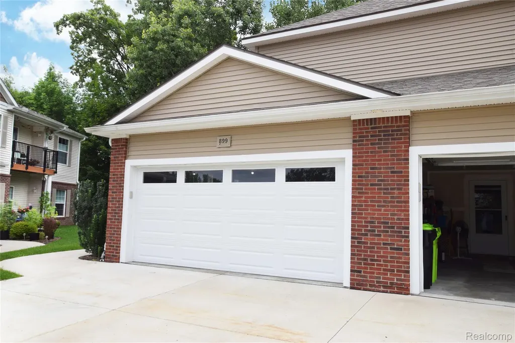899 Watercress Lane Fenton City MI 48430