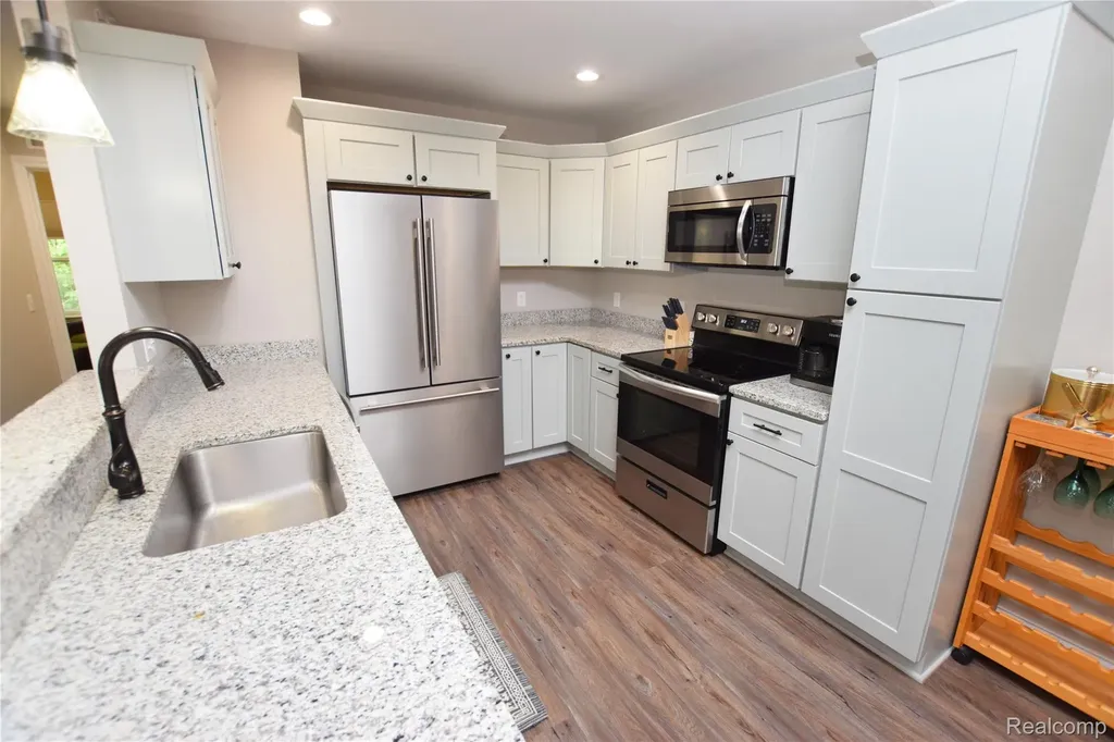 899 Watercress Lane Fenton City MI 48430