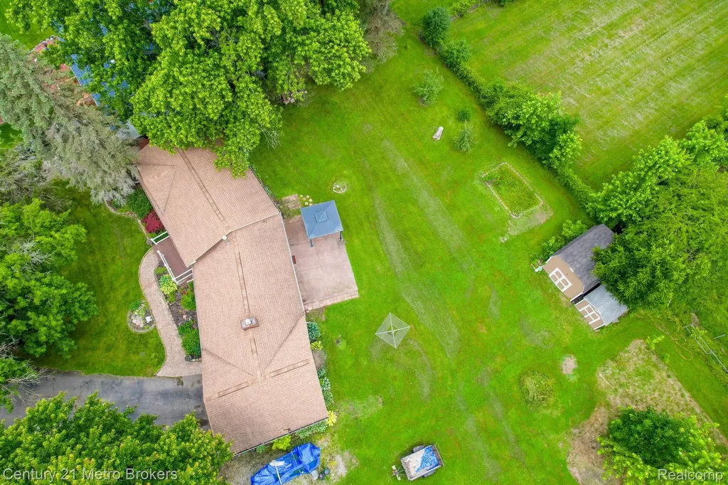 4373 Dexel Drive Burton City MI 48519