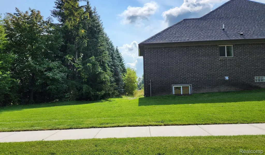 3093 Raffler Drive Rochester Hills City MI 48307