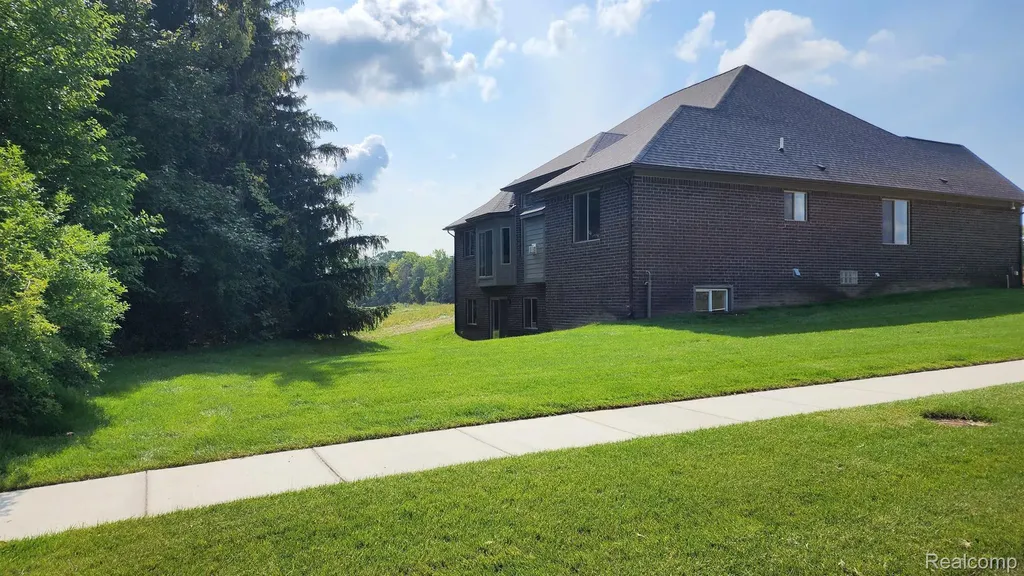 3093 Raffler Drive Rochester Hills City MI 48307