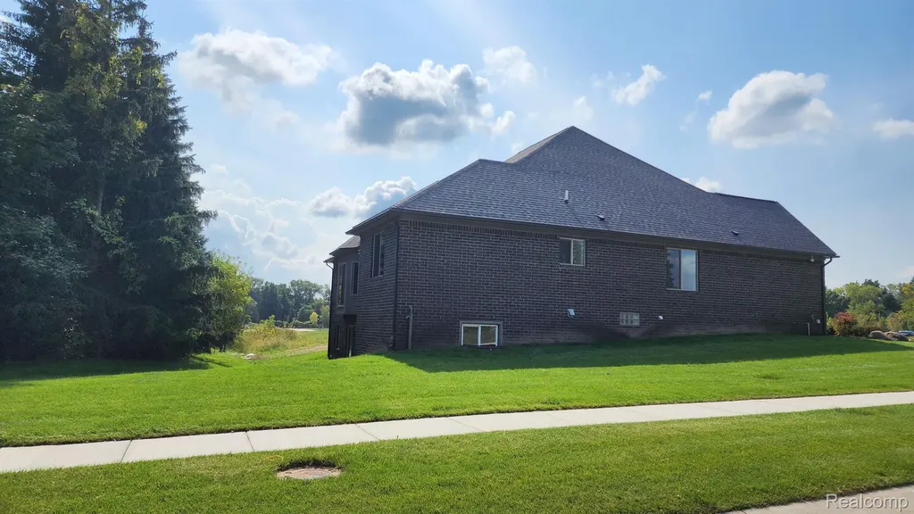 3093 Raffler Drive Rochester Hills City MI 48307