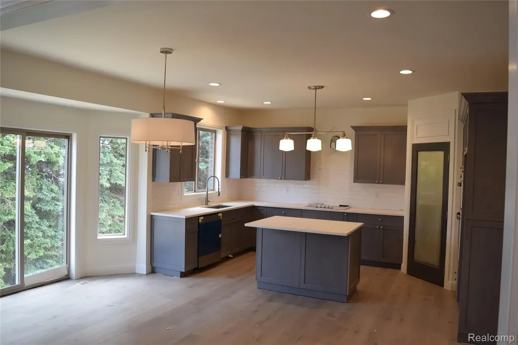 3093 Raffler Drive Rochester Hills City MI 48307