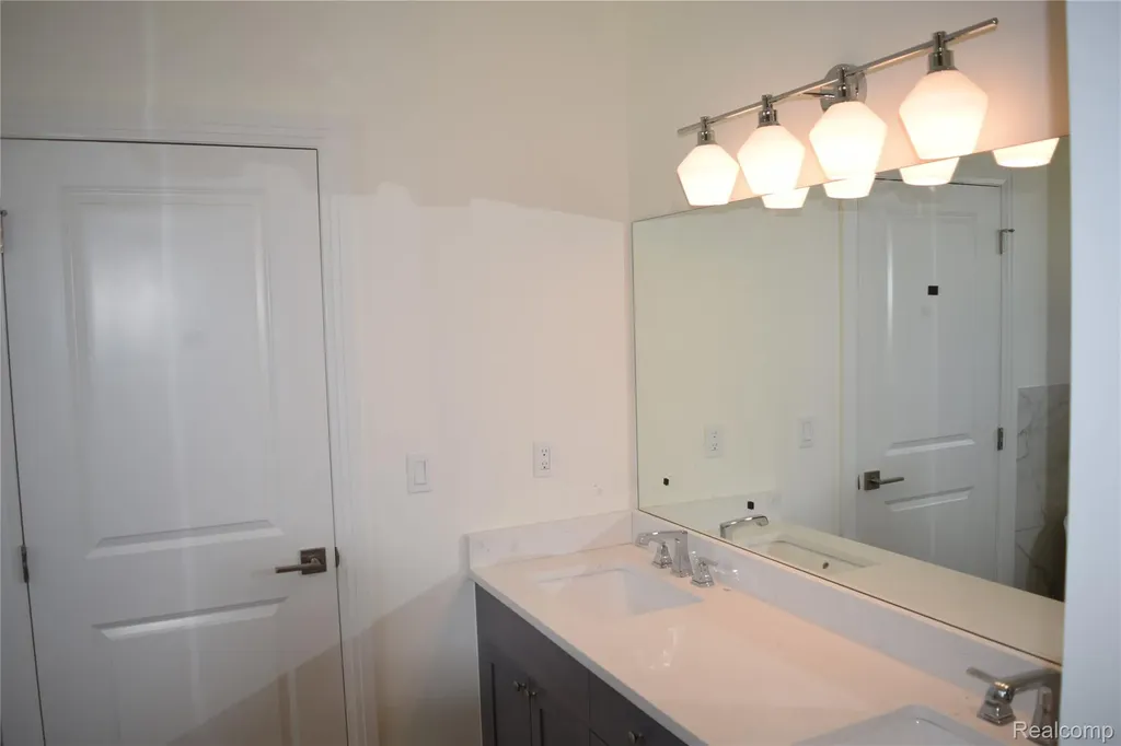 3093 Raffler Drive Rochester Hills City MI 48307