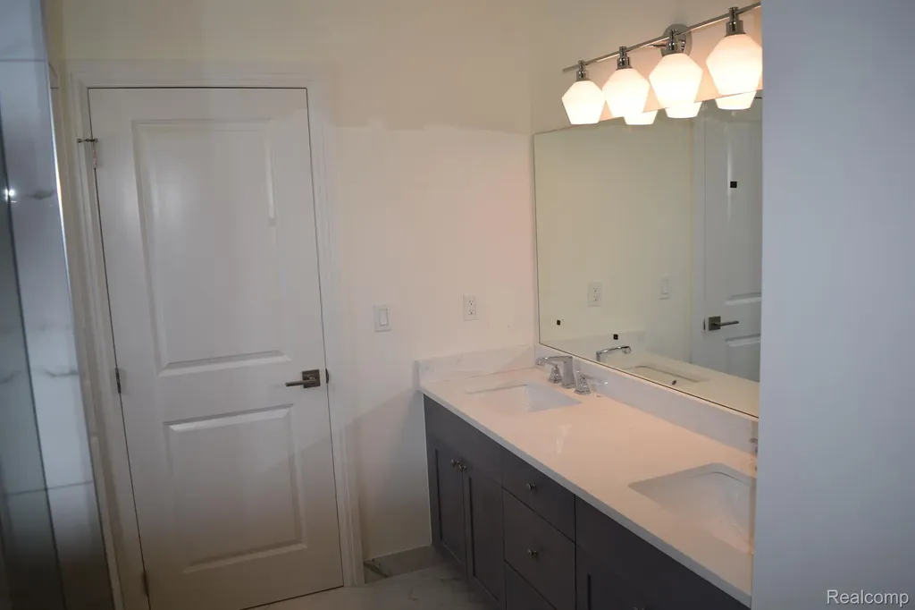 3093 Raffler Drive Rochester Hills City MI 48307