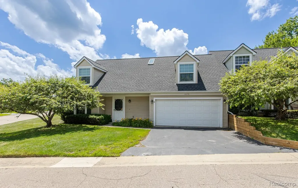 1074 Sandpiper Drive Waterford Charter Township MI 48328