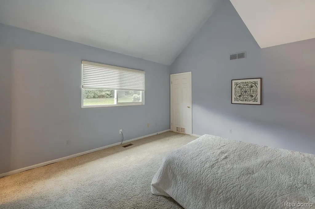 1074 Sandpiper Drive Waterford Charter Township MI 48328