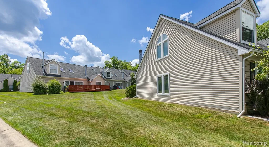 1074 Sandpiper Drive Waterford Charter Township MI 48328