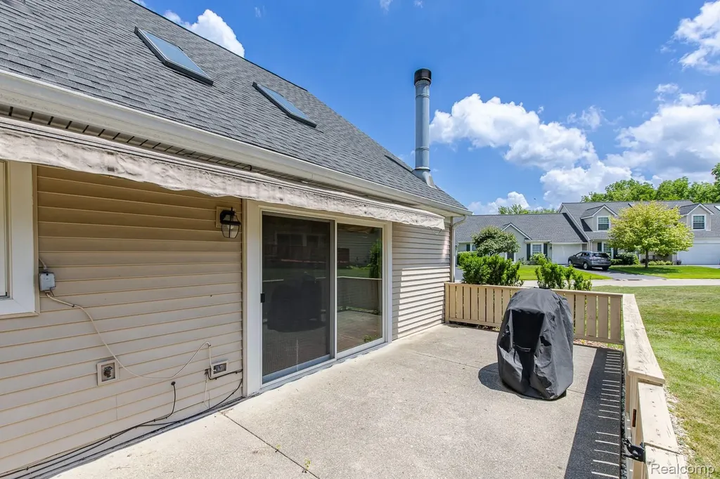 1074 Sandpiper Drive Waterford Charter Township MI 48328