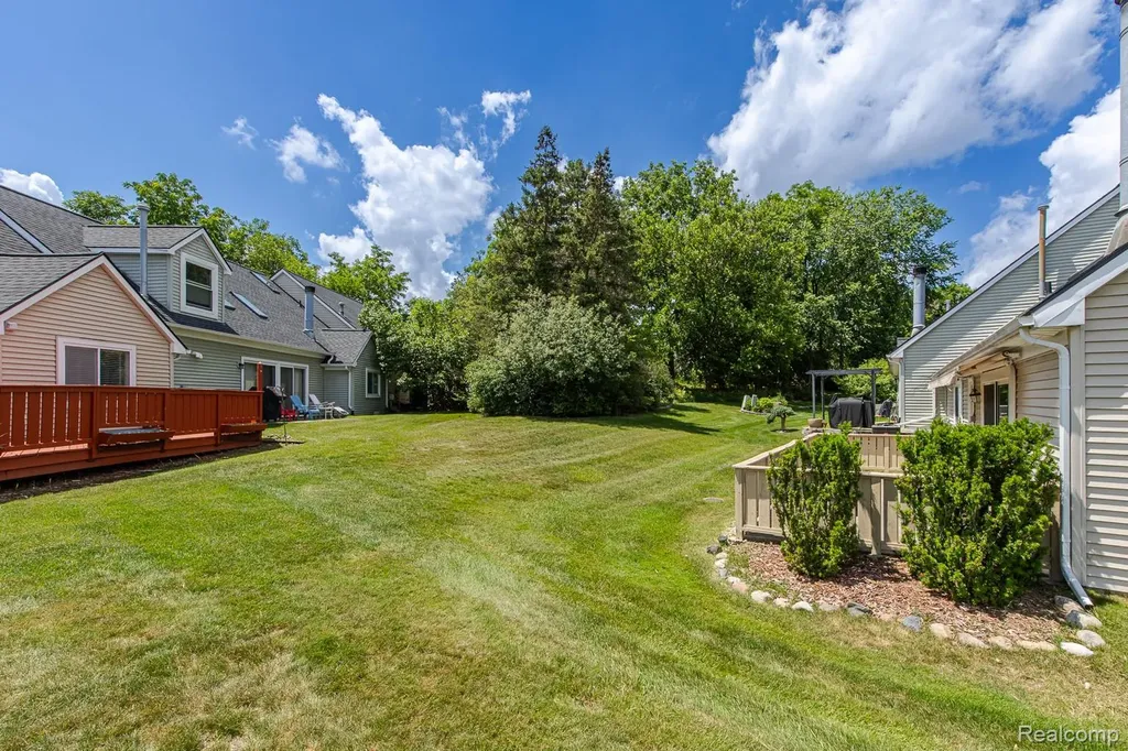 1074 Sandpiper Drive Waterford Charter Township MI 48328