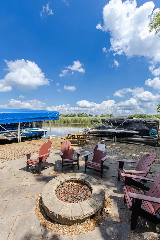 1074 Sandpiper Drive Waterford Charter Township MI 48328