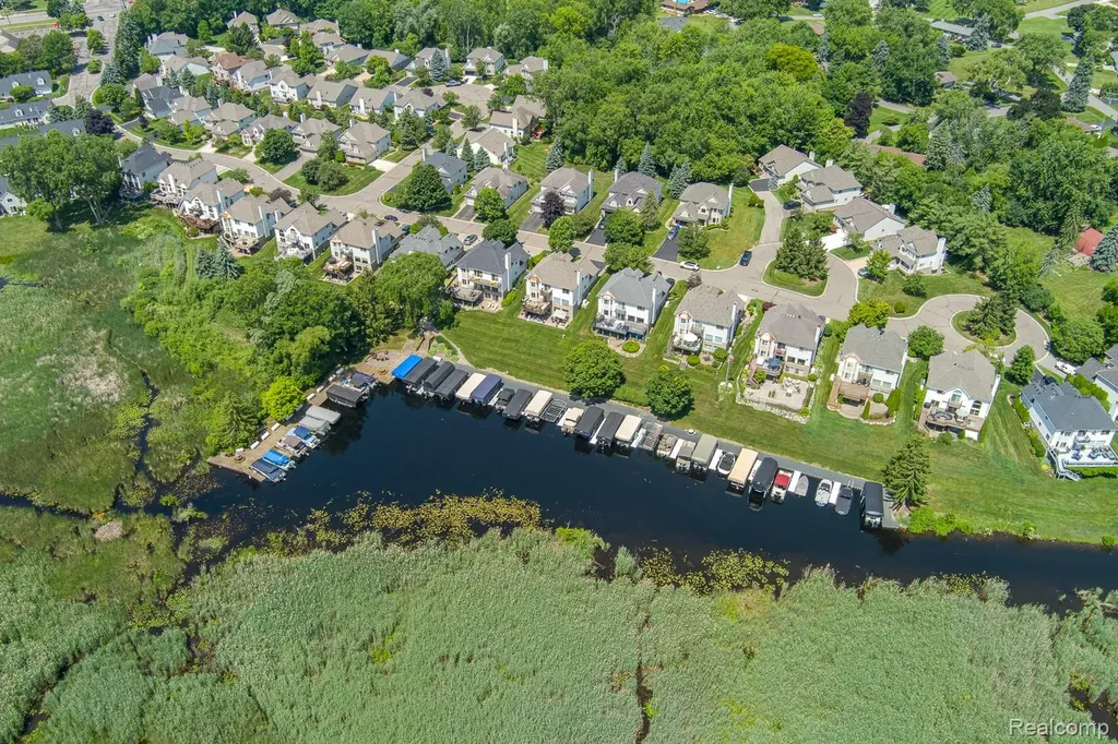 1074 Sandpiper Drive Waterford Charter Township MI 48328