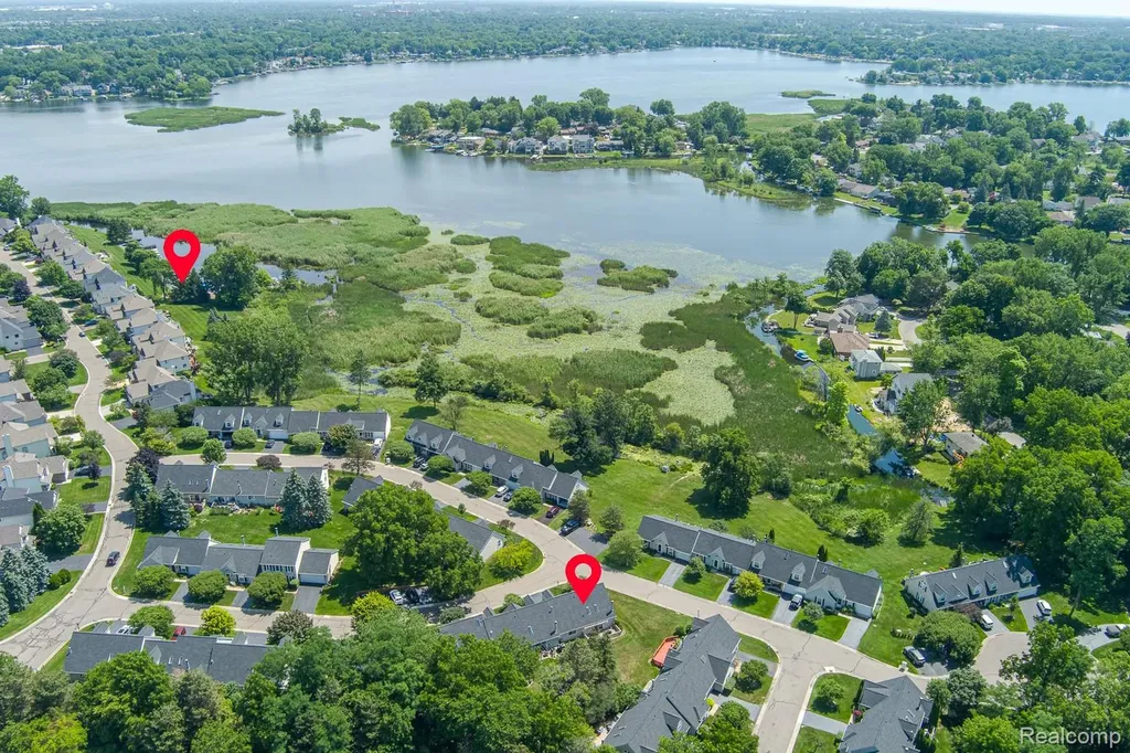 1074 Sandpiper Drive Waterford Charter Township MI 48328