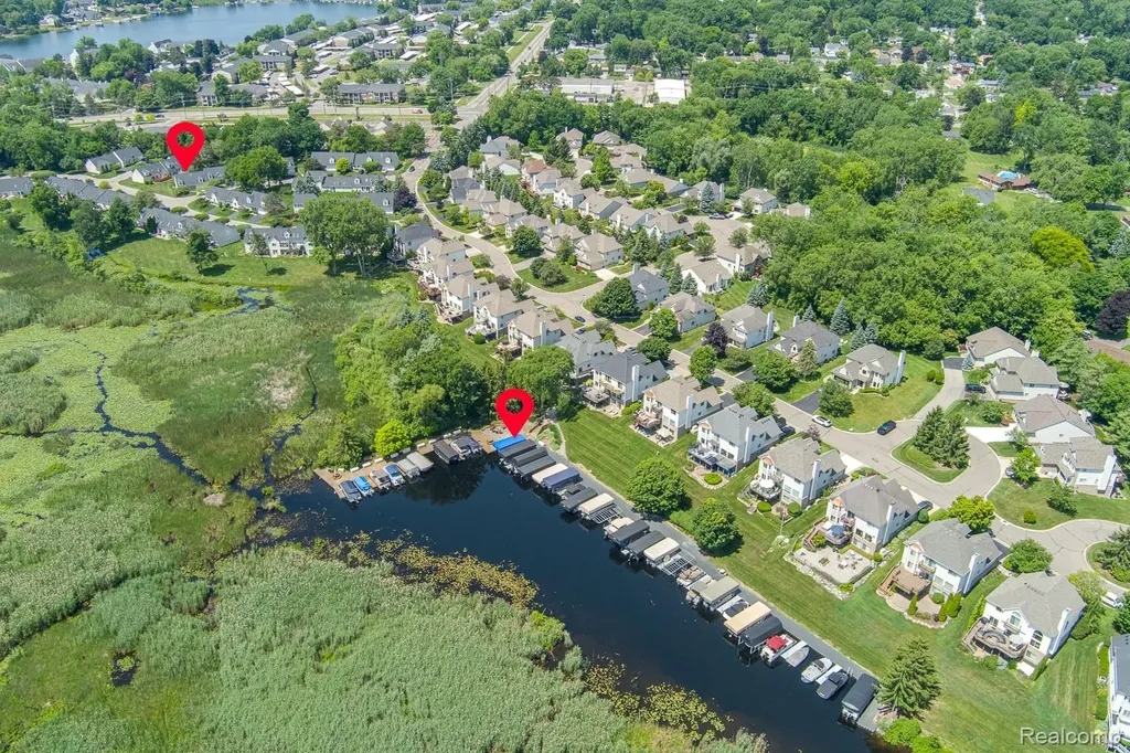 1074 Sandpiper Drive Waterford Charter Township MI 48328