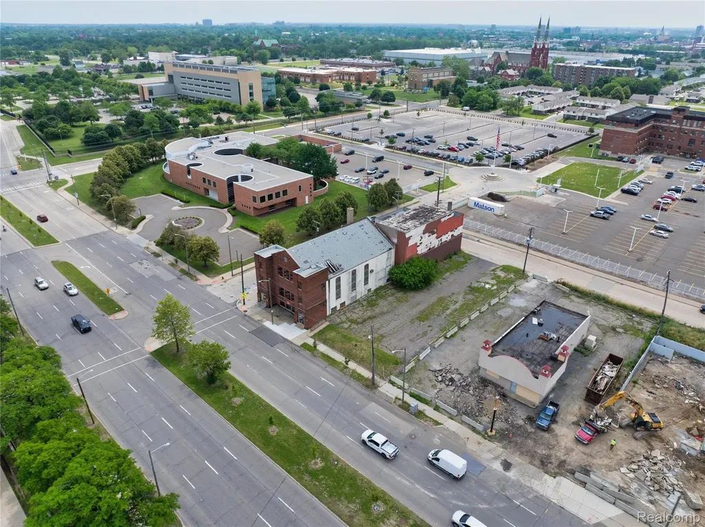 1042 E Warren Avenue Detroit City MI 48207