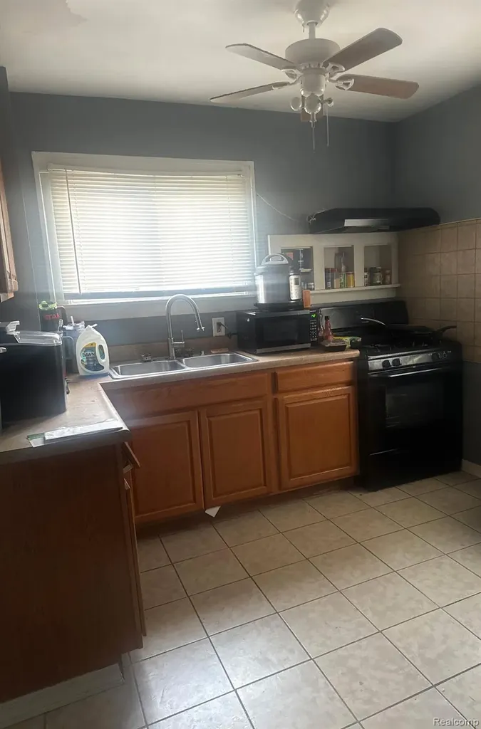 3407 Fulton Street Saginaw City MI 48601