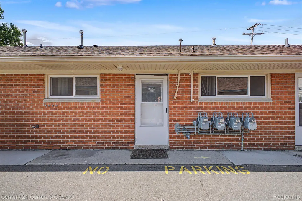 4222 Drouillard Street Lincoln Park City MI 48146