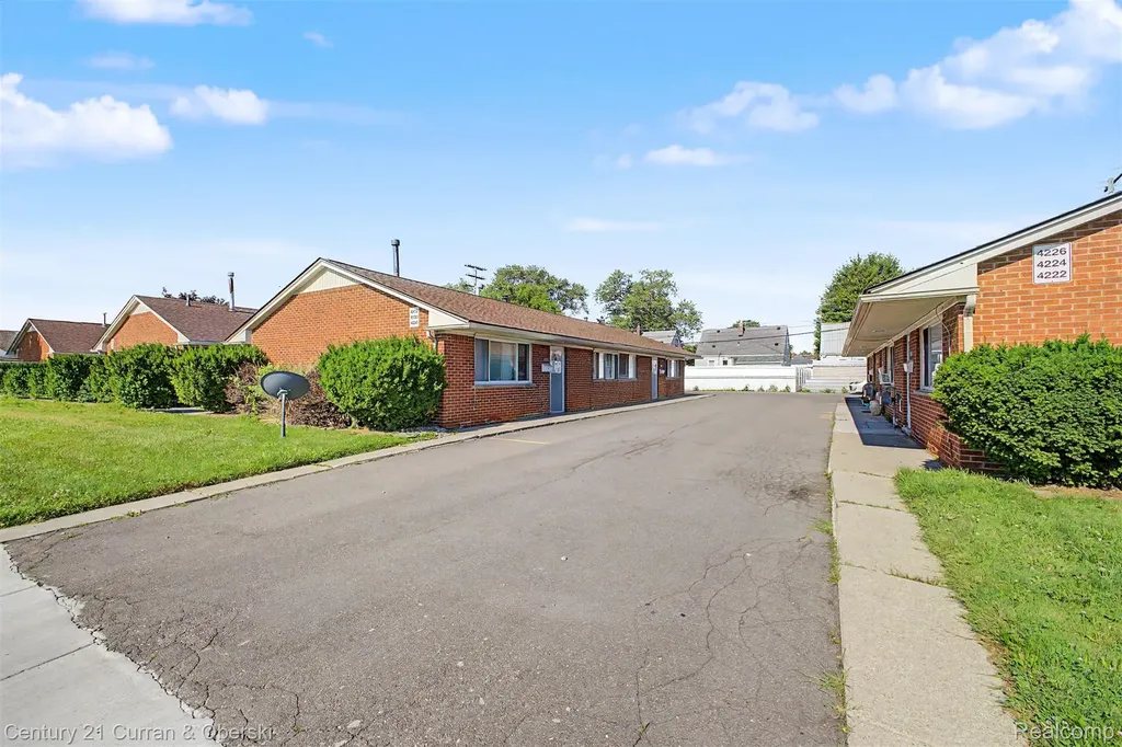 4222 Drouillard Street Lincoln Park City MI 48146
