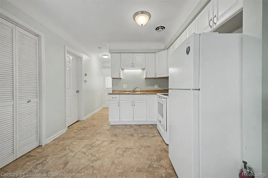 4222 Drouillard Street Lincoln Park City MI 48146