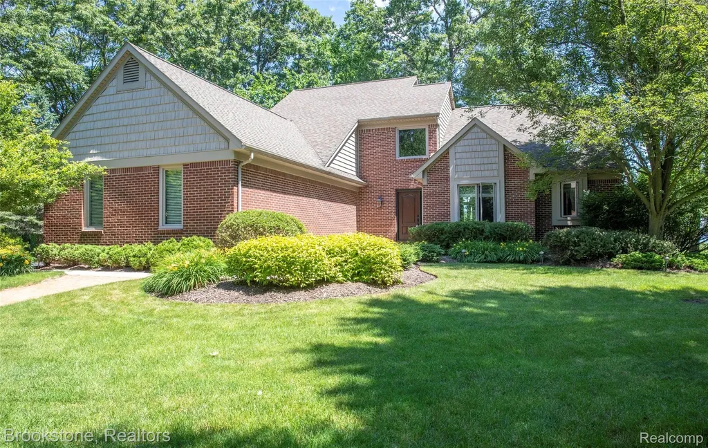 12170 Shaffer Road Springfield Charter Township MI 48350