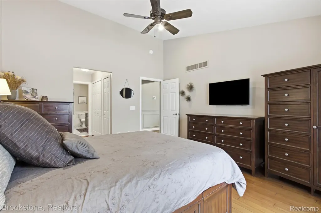 12170 Shaffer Road Springfield Charter Township MI 48350