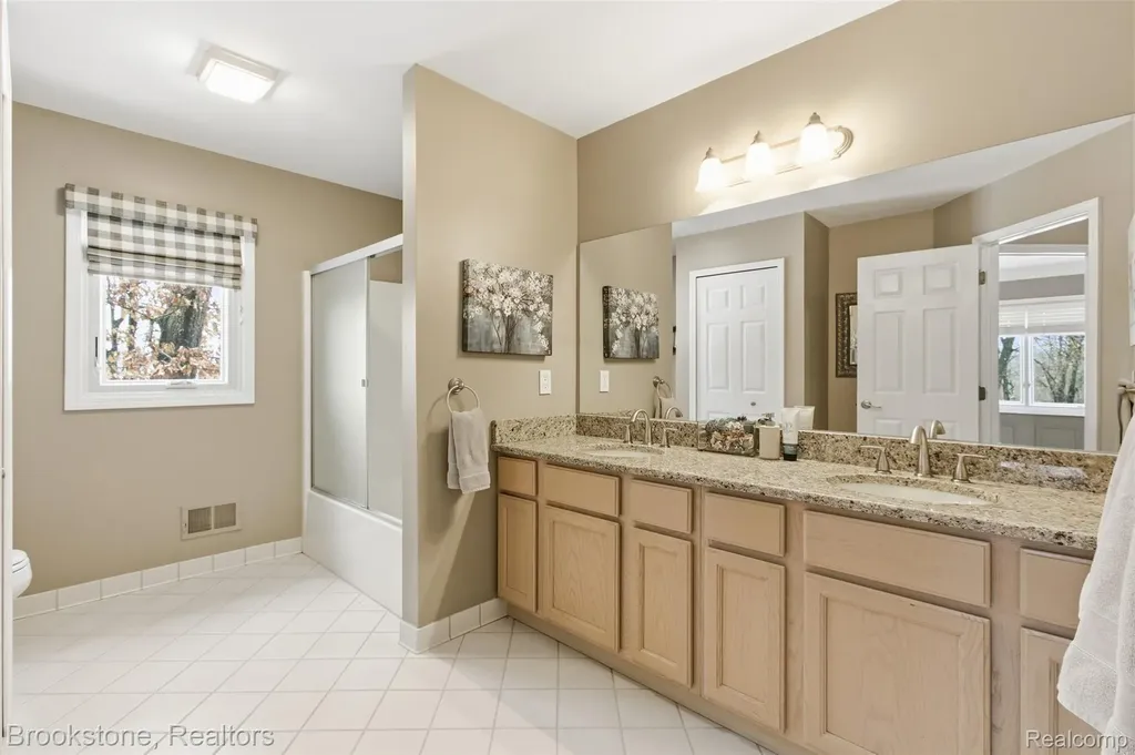 12170 Shaffer Road Springfield Charter Township MI 48350