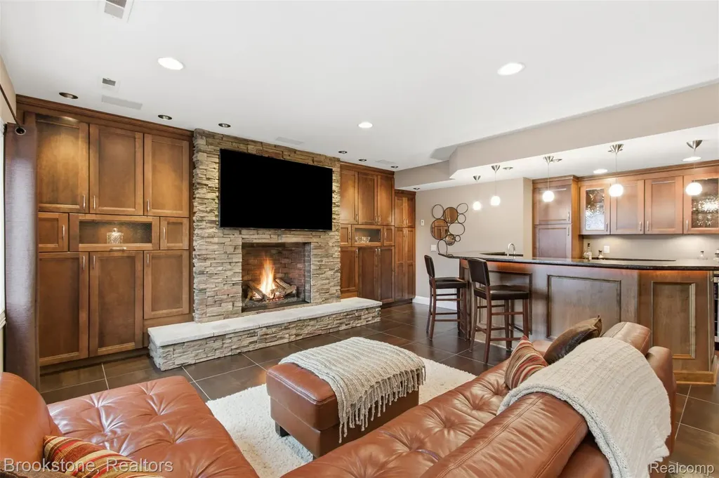 12170 Shaffer Road Springfield Charter Township MI 48350