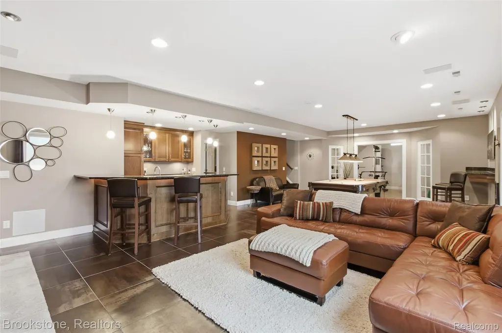 12170 Shaffer Road Springfield Charter Township MI 48350