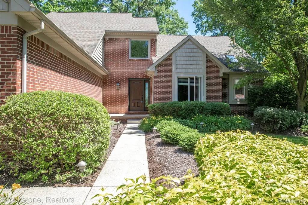 12170 Shaffer Road Springfield Charter Township MI 48350