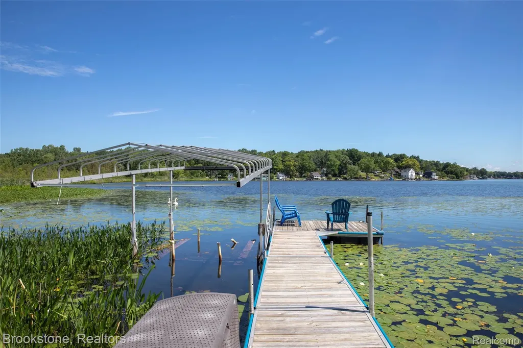 12170 Shaffer Road Springfield Charter Township MI 48350