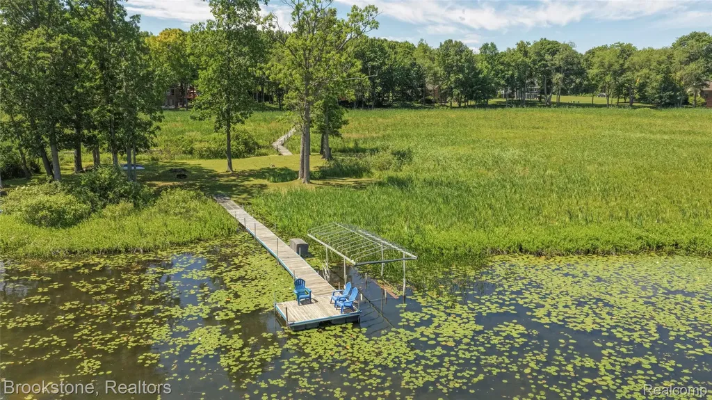 12170 Shaffer Road Springfield Charter Township MI 48350