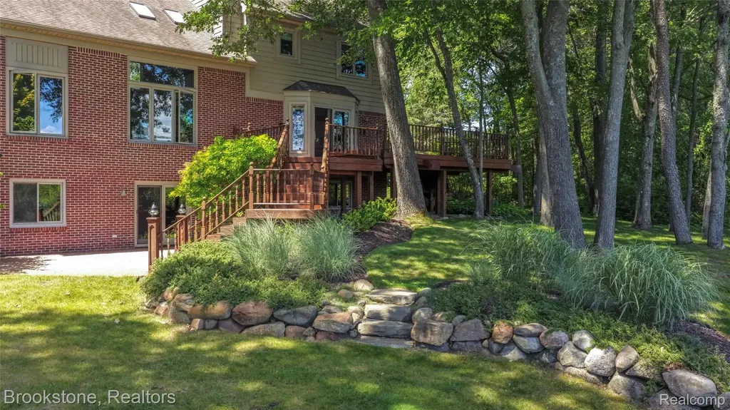 12170 Shaffer Road Springfield Charter Township MI 48350