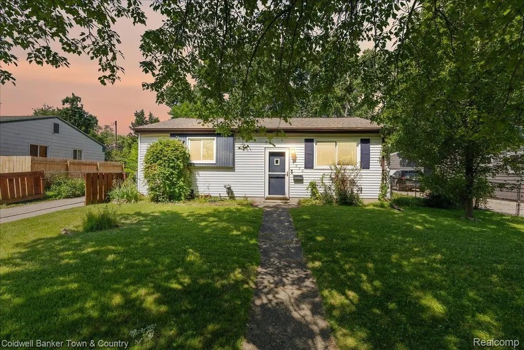 4820 Burchfield Avenue Lansing City MI 48910