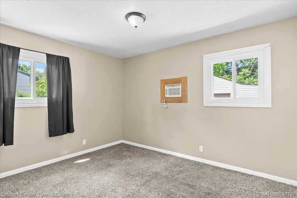 4820 Burchfield Avenue Lansing City MI 48910