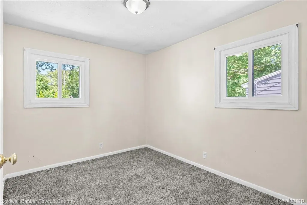 4820 Burchfield Avenue Lansing City MI 48910
