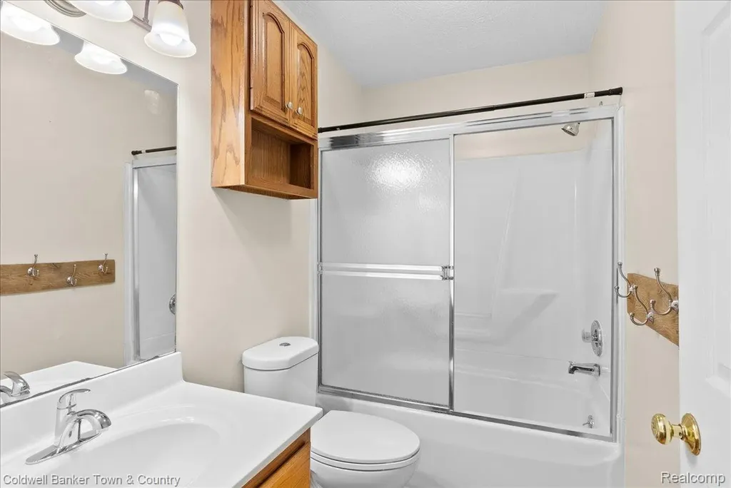 4820 Burchfield Avenue Lansing City MI 48910