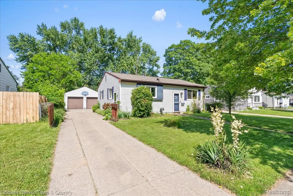 4820 Burchfield Avenue Lansing City MI 48910